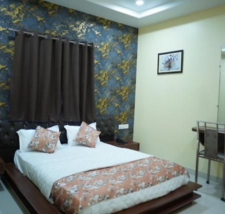 Hotel Heritage Bhilai Exteriör bild